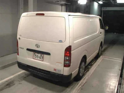 TOYOTA HIACE VAN