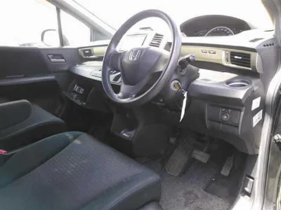 HONDA FREED SPIKE