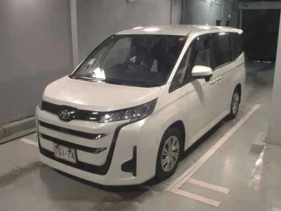 TOYOTA NOAH