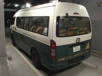 TOYOTA HIACE VAN