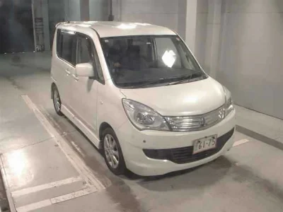 MITSUBISHI DELICA D:2
