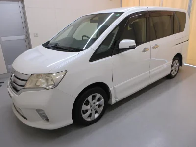 NISSAN SERENA