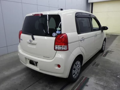 TOYOTA PORTE