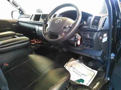 TOYOTA HIACE WAGON