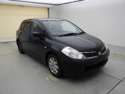 NISSAN TIIDA