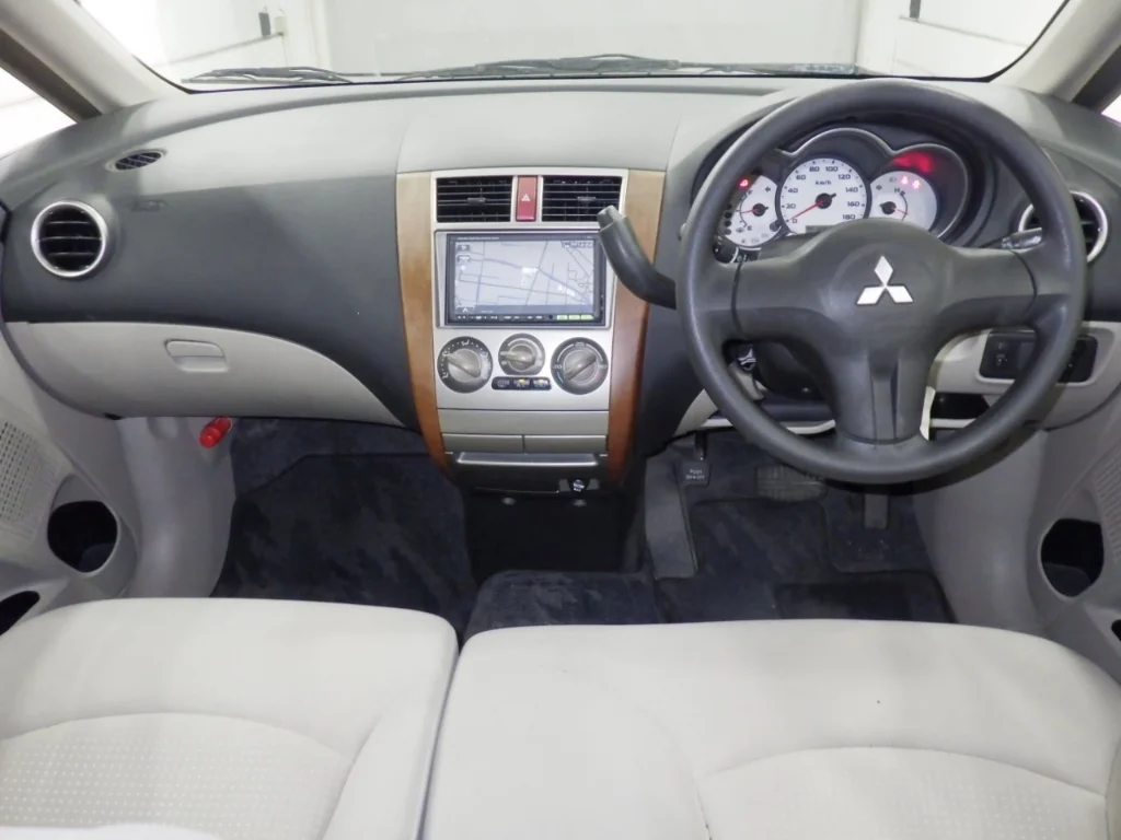Mitsubishi Colt  с аукциона в Японии