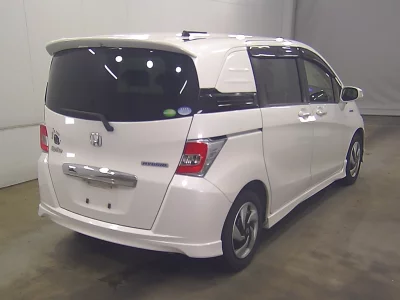 HONDA FREED SPIKE