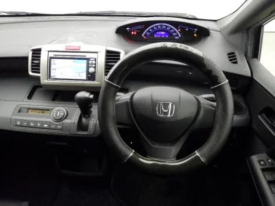 HONDA FREED SPIKE