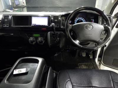 TOYOTA HIACE WAGON