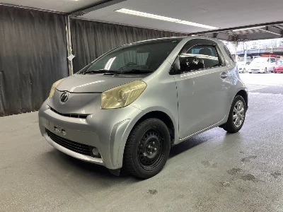 Toyota iQ