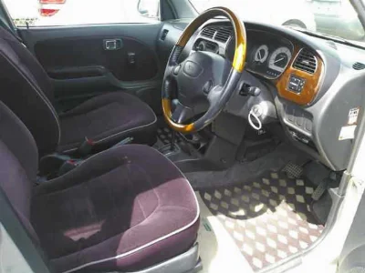 Daihatsu Mira Gino