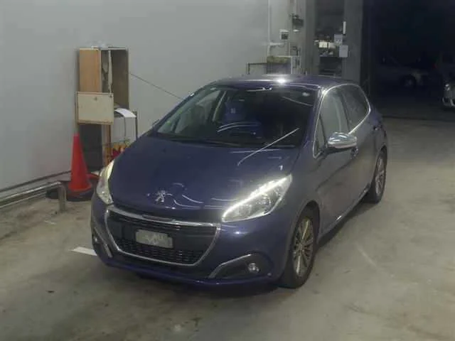 Peugeot 208  с аукциона в Японии