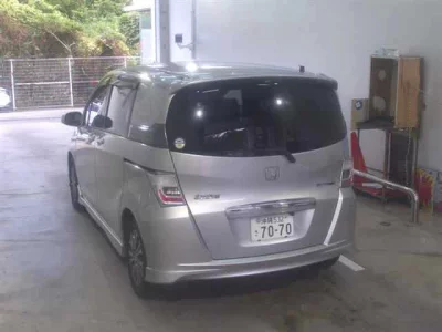 Honda FREED SPIKE