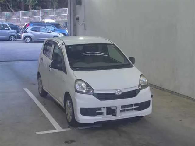 Toyota Pixis Epoch  с аукциона в Японии