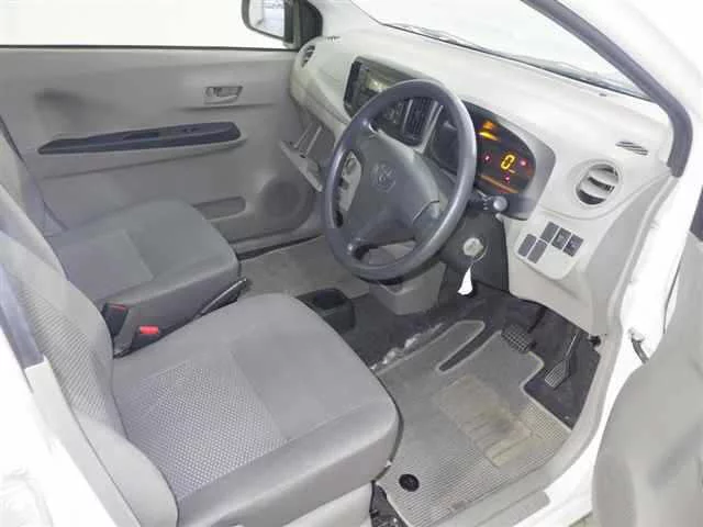 Toyota Pixis Epoch  с аукциона в Японии