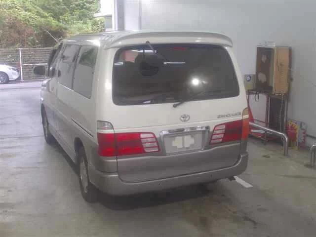 Toyota Granvia  с аукциона в Японии