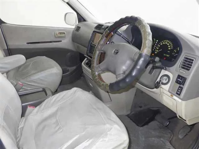 Toyota Granvia  с аукциона в Японии