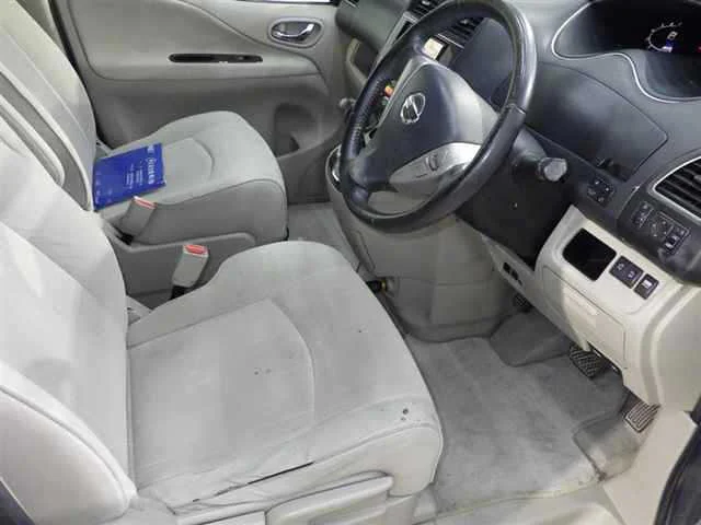 Nissan Serena  с аукциона в Японии