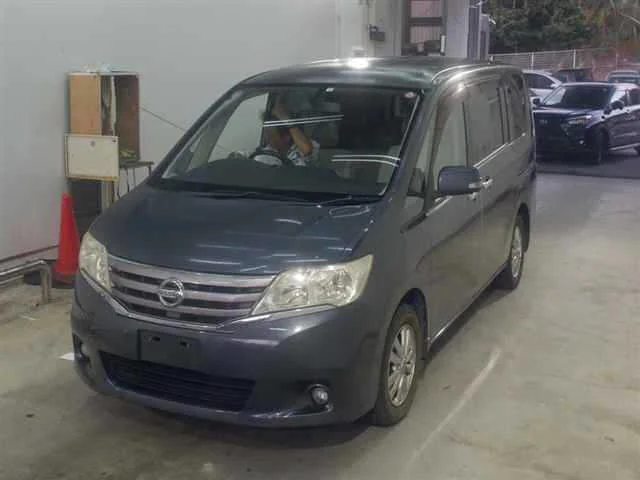 Nissan Serena  с аукциона в Японии