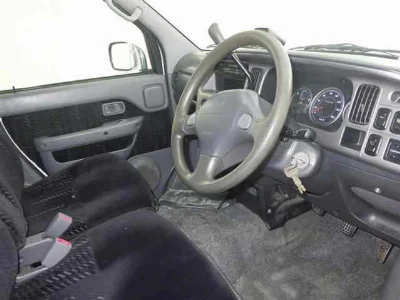 Daihatsu Atrai 7