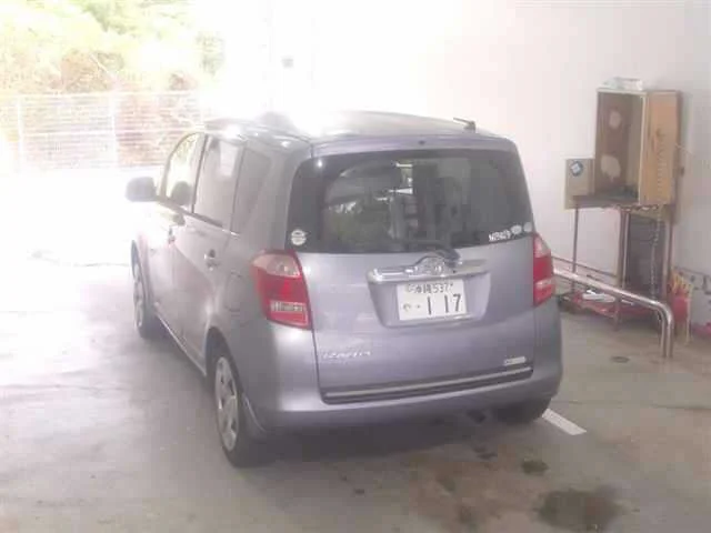 Toyota Ractis  с аукциона в Японии