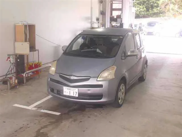 Toyota Ractis  с аукциона в Японии