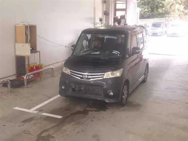 Nissan Roox  с аукциона в Японии