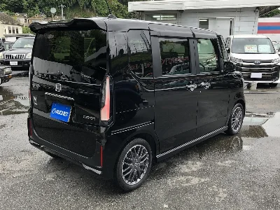 HONDA N BOX CUSTOM