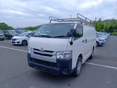 TOYOTA REGIUS VAN