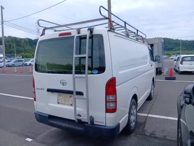 TOYOTA REGIUS VAN