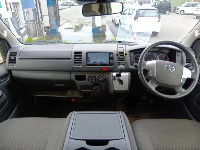 TOYOTA REGIUS VAN