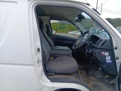 TOYOTA REGIUS VAN