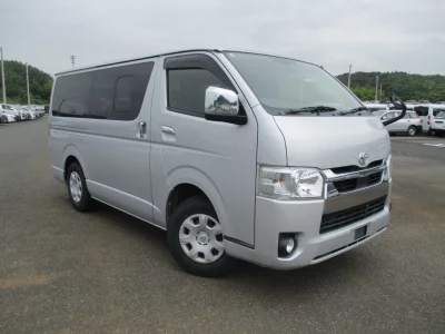 TOYOTA HIACE VAN