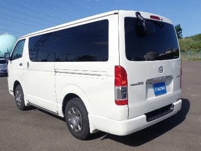 TOYOTA REGIUS VAN