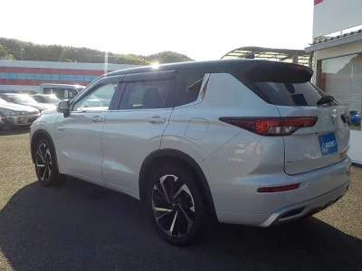 MITSUBISHI OUTLANDER PHEV