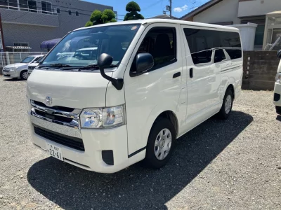 TOYOTA HIACE VAN