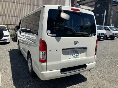 TOYOTA HIACE VAN