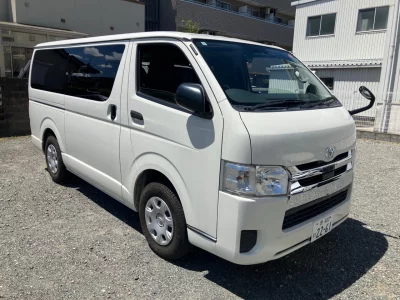 TOYOTA HIACE VAN