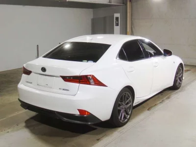 LEXUS IS