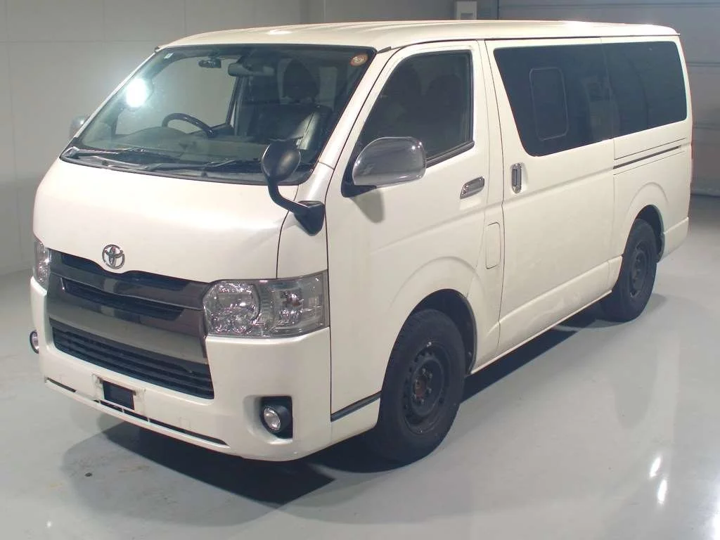 Toyota RegiusAce  с аукциона в Японии