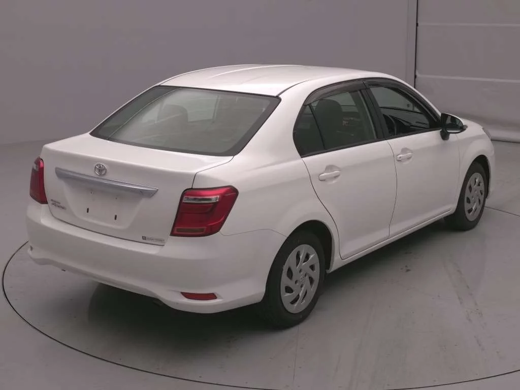 Toyota Corolla Touring Sports  с аукциона в Японии