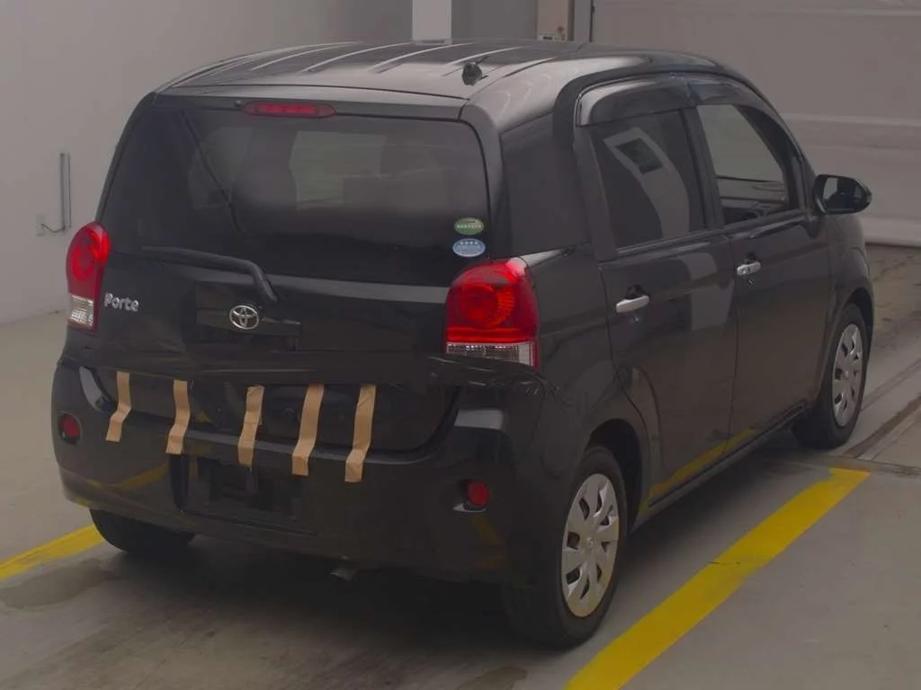 Toyota Porte  с аукциона в Японии