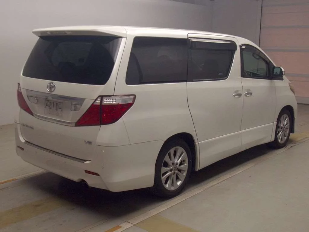 Toyota Alphard  с аукциона в Японии