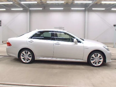 TOYOTA CROWN HYBRID