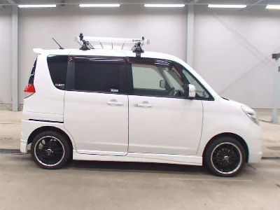 MITSUBISHI DELICA D:2