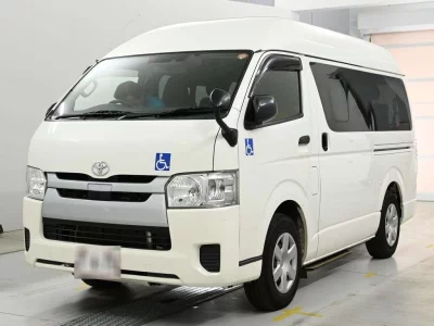 TOYOTA HIACE VAN