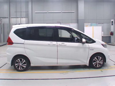 HONDA FREED + HYBRID