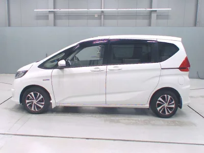 HONDA FREED + HYBRID