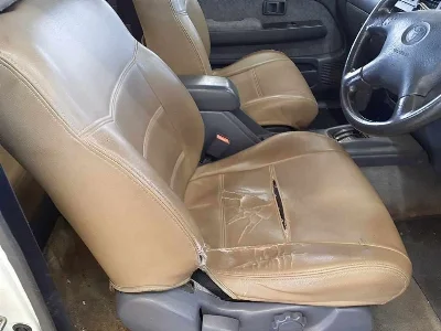 TOYOTA HILUX SPORTS PICK UP