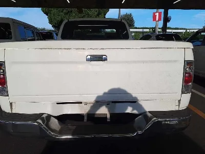 TOYOTA HILUX SPORTS PICK UP